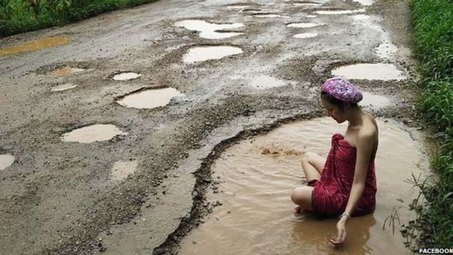 potholes_bath_lady